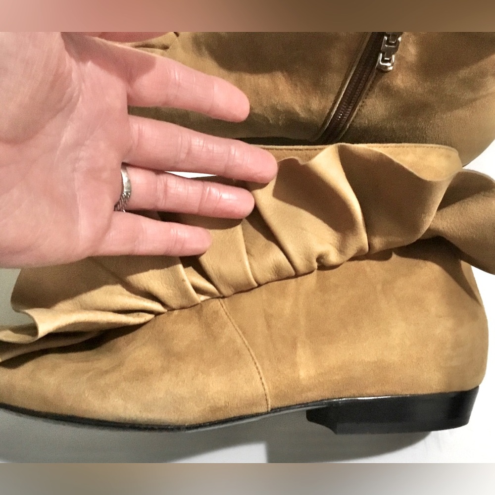 Unique Designer J.W. Anderson 🇮🇹 Ruffle Suede Ankle Booties - Picture 5 of 16